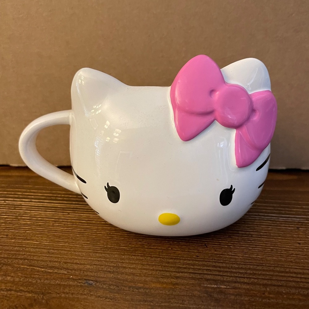 Sanrio Hello Kitty Face Pink Bow Sculpted Ceramic Mug 2014 Holds 20 Ounces